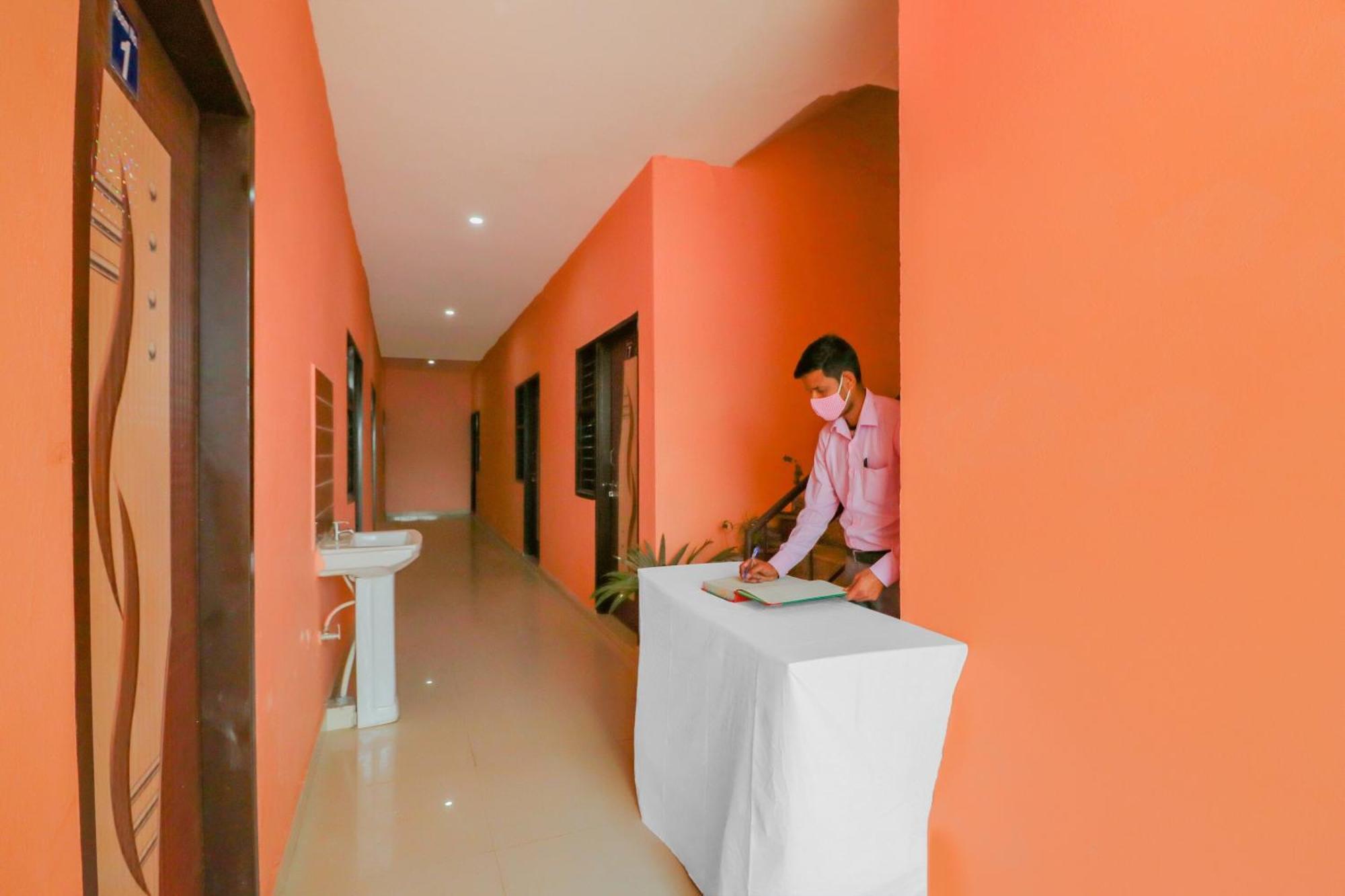 Hotel O Bhardwaj Guest House Garhi Harsaru Εξωτερικό φωτογραφία